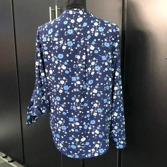 Michael Kors V-neck,zipper detail chest pockets,,long adjustable sleeve,floral - Picture 6 of 11